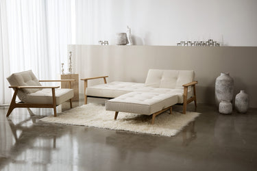 Splitback Frej sovesofa i 357 Taura Off White i en stue, billede 2