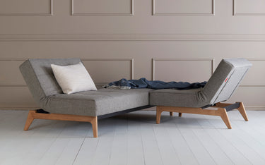 Splitback Eik sovesofa i 521 Mixed Dance Grey i en stue, billede 3