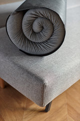 Topmadras fra Innovation Living rullet sammen med opbevaringsposen