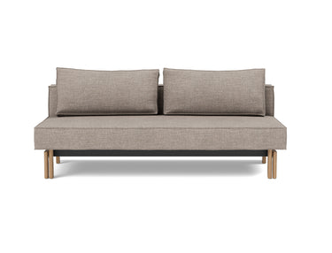 Sly Wood sovesofa i 472 Yuveno Warm Grey, set forfra