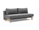 Sly Wood sovesofa i 563 Twist Charcoal, set skråt forfra