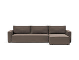 Newilla sovesofa med chaiselong i 530 Bouclé Taupe, set forfra