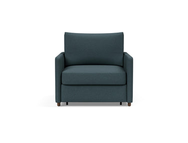 Neah stol med slim armlæn i 851 Mahoga Dark Blue, set forfra