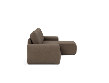 Norum sovesofa med chaiselong og Curve armlæn i 411 Esina Cedar Brown, set fra siden