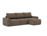 Norum sovesofa med chaiselong og Chunky armlæn i 411 Esina Cedar Brown, set skråt forfra