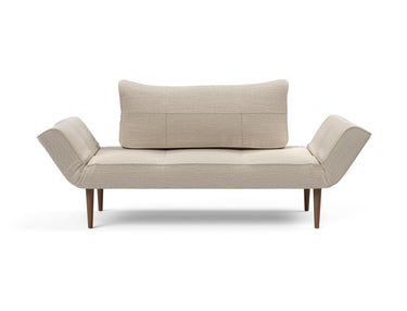 Zeal Styletto daybed i 612 Blida Sand Grey, set forfra