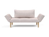 Zeal Bow daybed i 300 Weda Sand, set forfra