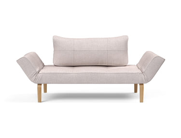Zeal Bow daybed i 300 Weda Sand, set forfra