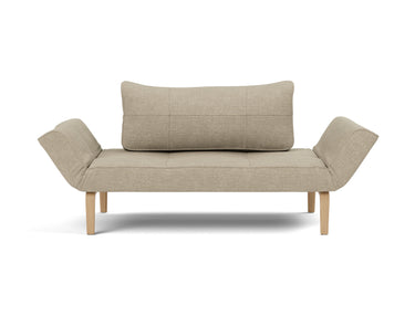 Zeal Bow daybed i 356 Taura Sand, set forfra
