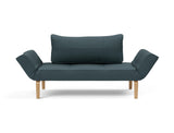 Zeal Bow daybed i 851 Mahoga Dark Blue, set forfra