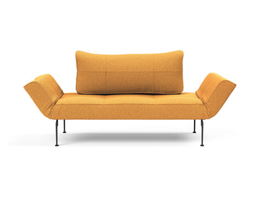 Zeal Laser daybed i 536 Bouclé Ochre, set forfra