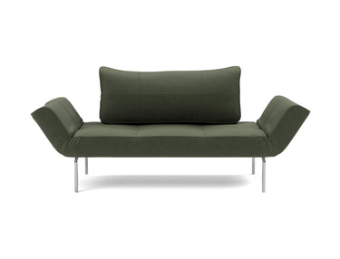 Zeal Straw daybed i 413 Esina Olive Green, set forfra