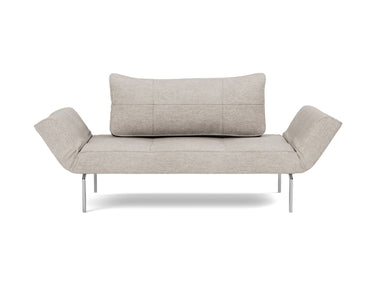 Zeal Straw daybed i 471 Yuveno Sand, set forfra