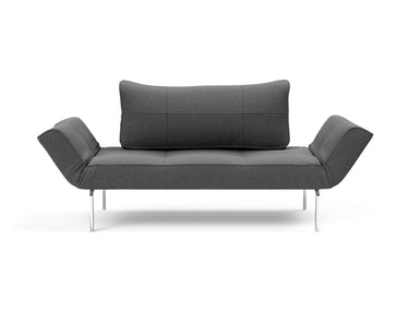 Zeal Straw daybed i 852 Mahoga Seal Grey, set forfra