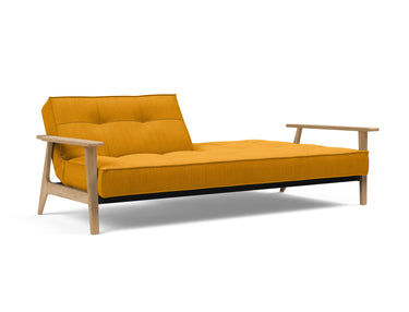 Splitback Frej sovesofa i 507 Elegance Burned Curry, med den ene ryghalvdel lagt ned