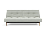 Splitback Eik sovesofa i 888 Mozart Slate Brown, set forfra