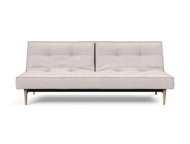Splitback Styletto Light Wood sovesofa i 300 Weda Sand, set forfra
