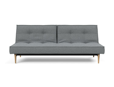 Splitback Styletto Light Wood sovesofa i 320 Corocco Shadow Grey, set forfra