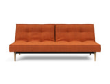 Splitback Styletto Light Wood sovesofa i 412 Esina Rust, set forfra