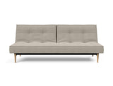 Splitback Styletto Light Wood sovesofa i 579 Kenya Gravel, set forfra