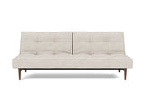 Splitback Styletto Dark Wood sovesofa i 470 Yuveno Natural, set forfra