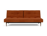 Splitback Styletto Dark Wood sovesofa i 595 Corduroy Burnt Orange, set forfra