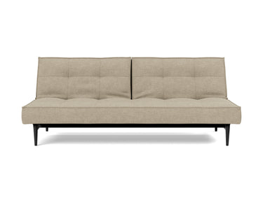 Splitback Styletto Black Wood sovesofa i 356 Taura Sand, set forfra