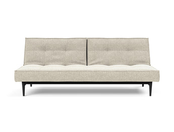 Splitback Styletto Black Wood sovesofa i 357 Taura Off White, set forfra