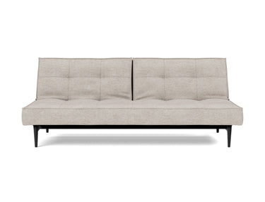 Splitback Styletto Black Wood sovesofa i 471 Yuveno Sand, set forfra