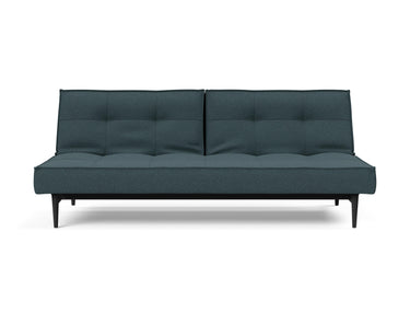 Splitback Styletto Black Wood sovesofa i 851 Mahoga Dark Blue, set forfra
