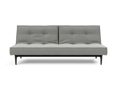 Splitback Styletto Black Wood sovesofa i 853 Mahoga Dove Grey, set forfra
