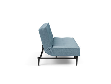 Splitback Styletto Black Wood sovesofa i 525 Mixed Dance Light Blue, set fra siden