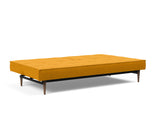 Splitback Styletto Dark Wood sovesofa i 507 Elegance Burned Curry, slået ud til seng