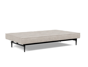Splitback Styletto Black Wood sovesofa i 471 Yuveno Sand, slået ud til seng