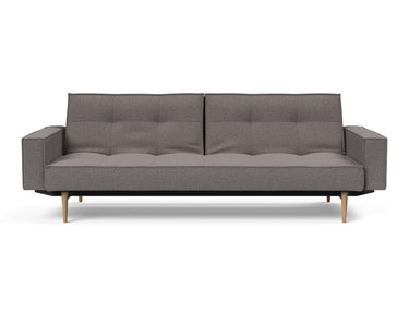Splitback Styletto Light Wood sovesofa med armlæn i 521 Mixed Dance Grey, set forfra