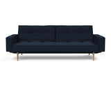 Splitback Styletto Light Wood sovesofa med armlæn i 528 Mixed Dance Blue, set forfra
