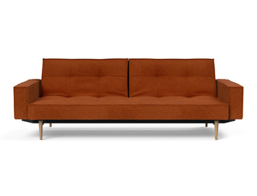 Splitback Styletto Light Wood sovesofa med armlæn i 595 Corduroy Burnt Orange, set forfra