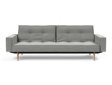 Splitback Styletto Light Wood sovesofa med armlæn i 853 Mahoga Dove Grey, set forfra