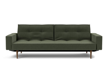Splitback Styletto Dark Wood sovesofa med armlæn i 413 Esina Olive Green, set forfra