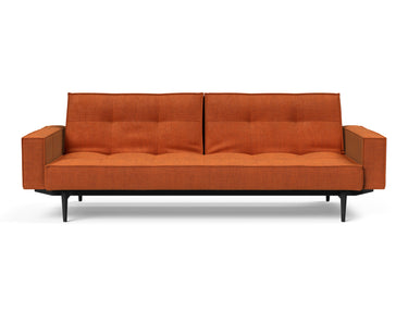 Splitback Styletto Black Wood sovesofa med armlæn i 412 Esina Rust, set forfra