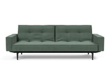 Splitback Styletto Black Wood sovesofa med armlæn i 518 Elegance Green, set forfra