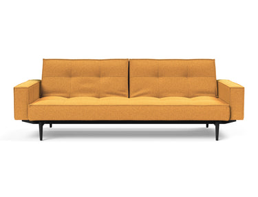 Splitback Styletto Black Wood sovesofa med armlæn i 536 Bouclé Ochre, set forfra