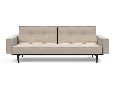 Splitback Styletto Black Wood sovesofa med armlæn i 612 Blida Sand Grey, set forfra