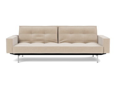 Splitback Chrome sovesofa med armlæn i 410 Esina Almond, set forfra