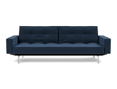 Splitback Chrome sovesofa med armlæn i 414 Esina Indigo Blue, set forfra