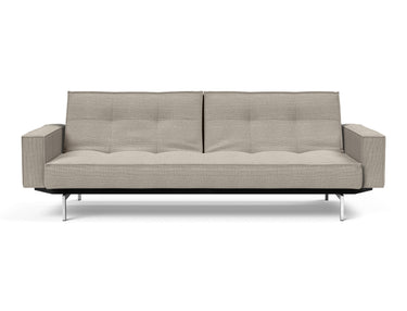 Splitback Chrome sovesofa med armlæn i 579 Kenya Gravel, set forfra