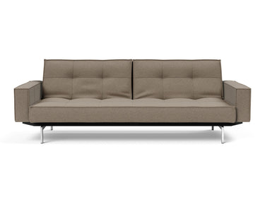 Splitback Chrome sovesofa med armlæn i 850 Mahoga Caramel, set forfra