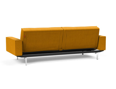 Splitback Chrome sovesofa med armlæn i 507 Elegance Burned Curry, set skråt bagfra