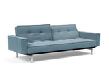 Splitback Chrome sovesofa med armlæn i 525 Mixed Dance Light Blue, med den ene ryghalvdel lænet tilbage