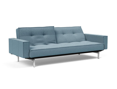 Splitback Chrome sovesofa med armlæn i 525 Mixed Dance Light Blue, med den ene ryghalvdel lænet tilbage